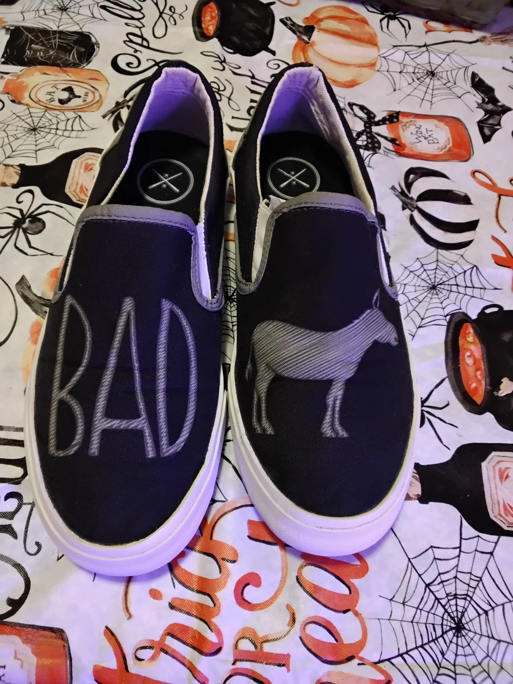 Inkkas Men's Size 7 Women’s size 9 Bad A*ss canvas skater shoes sneakers